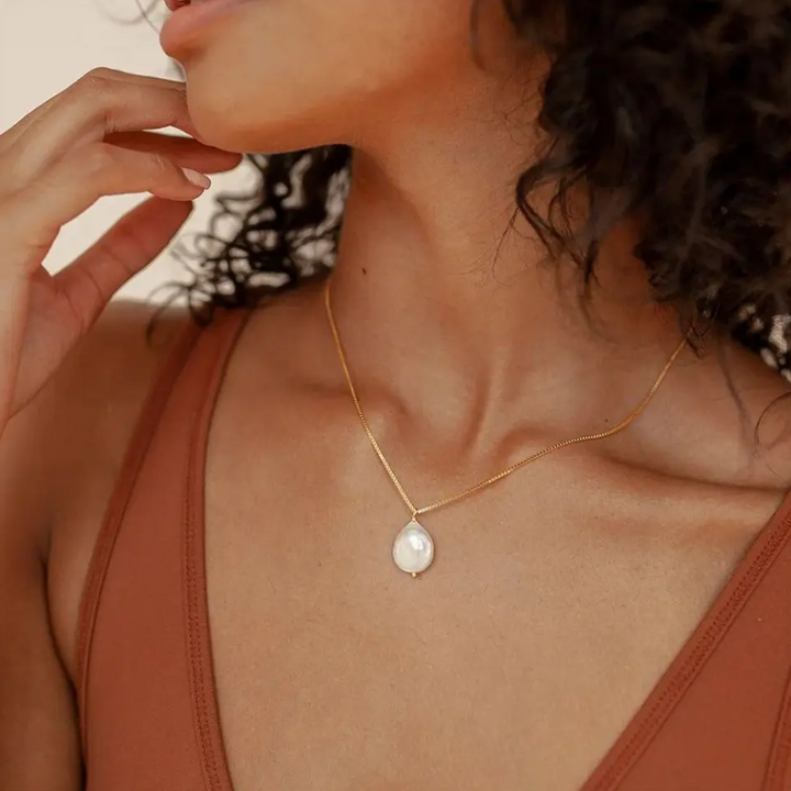 Meredith | Naszyjnik z zawieszką z pereł